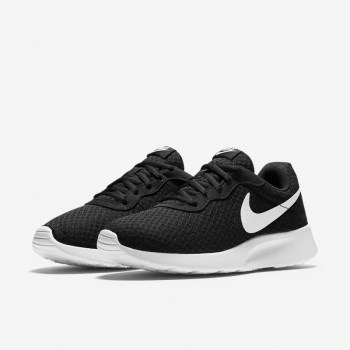 Nike Tanjun - Női Utcai Cipő - Fekete/Fehér